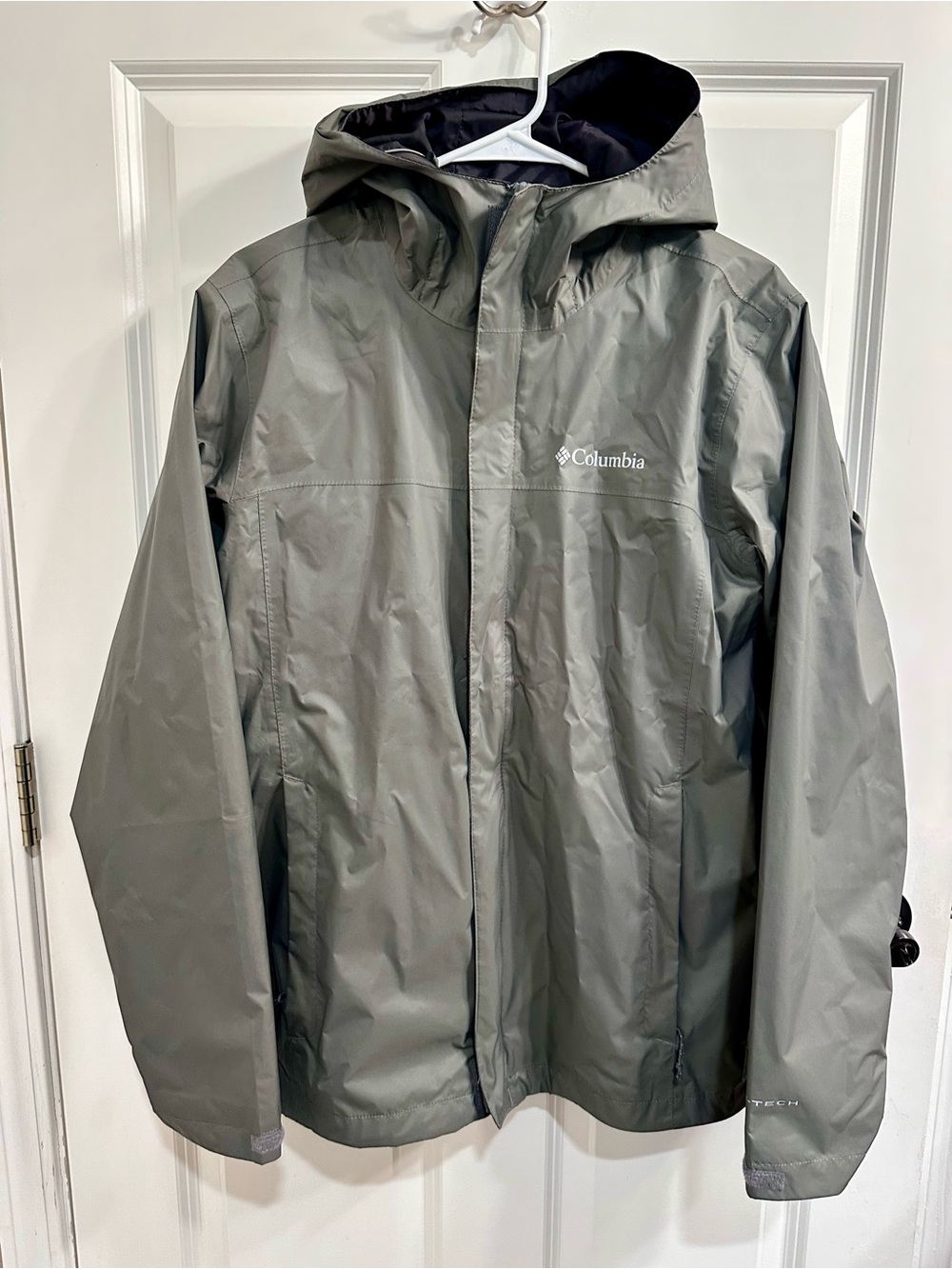 Men’s Columbia Rain Jacket (size small)